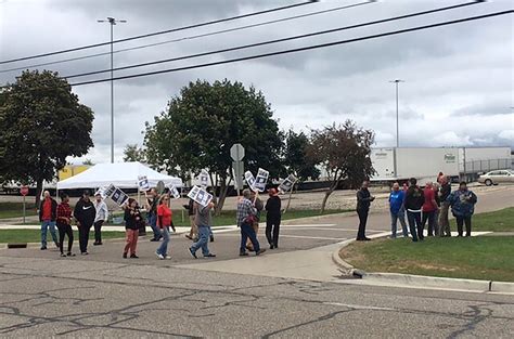 5 workers picketing in UAW strike hit by vehicle outside Flint-area plant